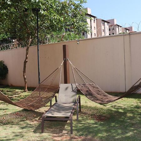 شقة ريبيراو بريتو  في Flat Com Wifi, Piscina, Split E Estacionamento المظهر الخارجي الصورة