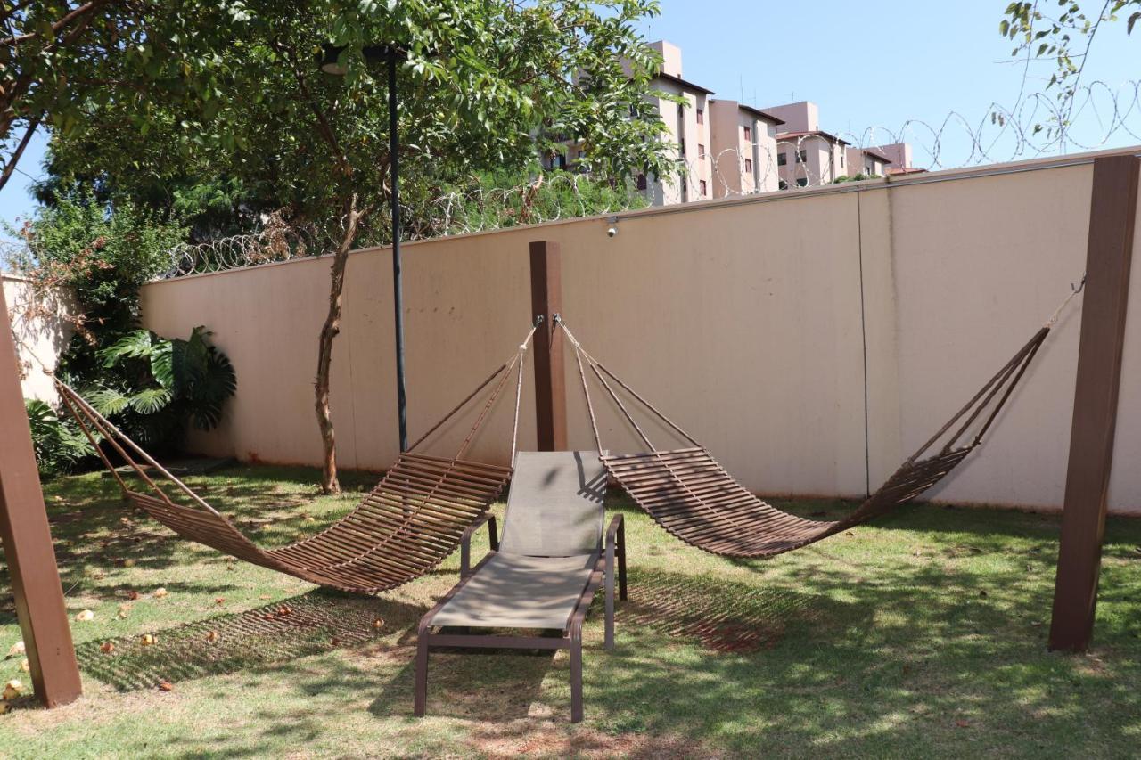 شقة ريبيراو بريتو  في Flat Com Wifi, Piscina, Split E Estacionamento المظهر الخارجي الصورة